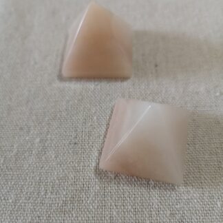Pyramide aventurine crème