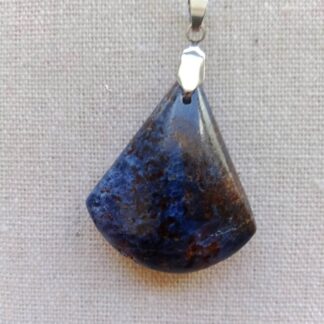 Pendentif dumortiérite