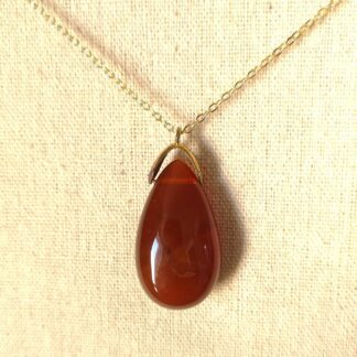 Pendentif en Cornaline : Rayonnez de Joie et de Vitalité